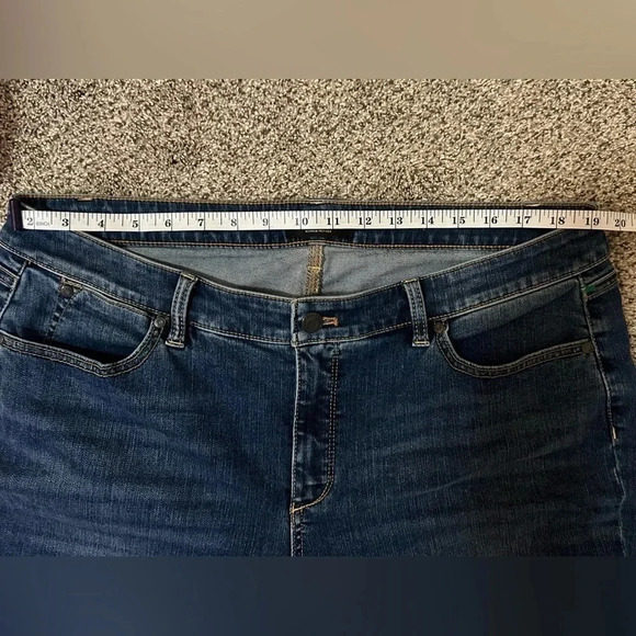 TALBOTS Flawless 5 Pocket Slimming Straight Jeans - Size 18 WP - Picture 6 of 8